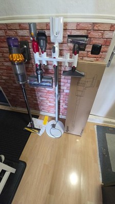Dyson V15 Detect Absolute, Einwandfrei, Standfuss , viel ZUBEHÖR