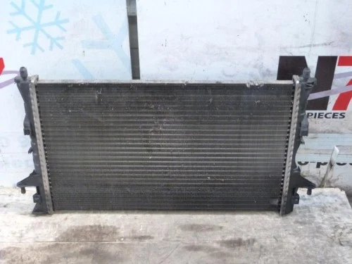 Radiateur eau RENAULT LAGUNA 2 PHASE 1 BREAK 8200008764 F9Q_750 - Photo 1/1