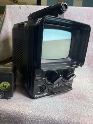 #ad Vintage 1976 Panasonic Solid State Portable TV 5quot; TR 555 w Power Adaptor TY 175P $75.00