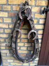 ALTES ZUGGESCHIRR  PFERDE KUMMET PFERDEGESCHIRR ANTIKES PFERDEHALFTER BAUER DEKO
