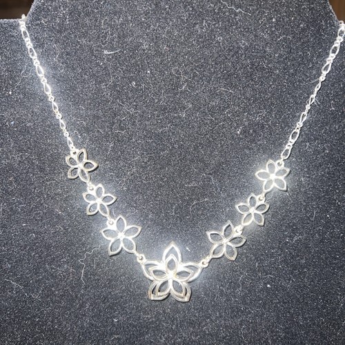 Silver Tone Floral Flower Pendant Statement Necklace Cable Chain Metal P07