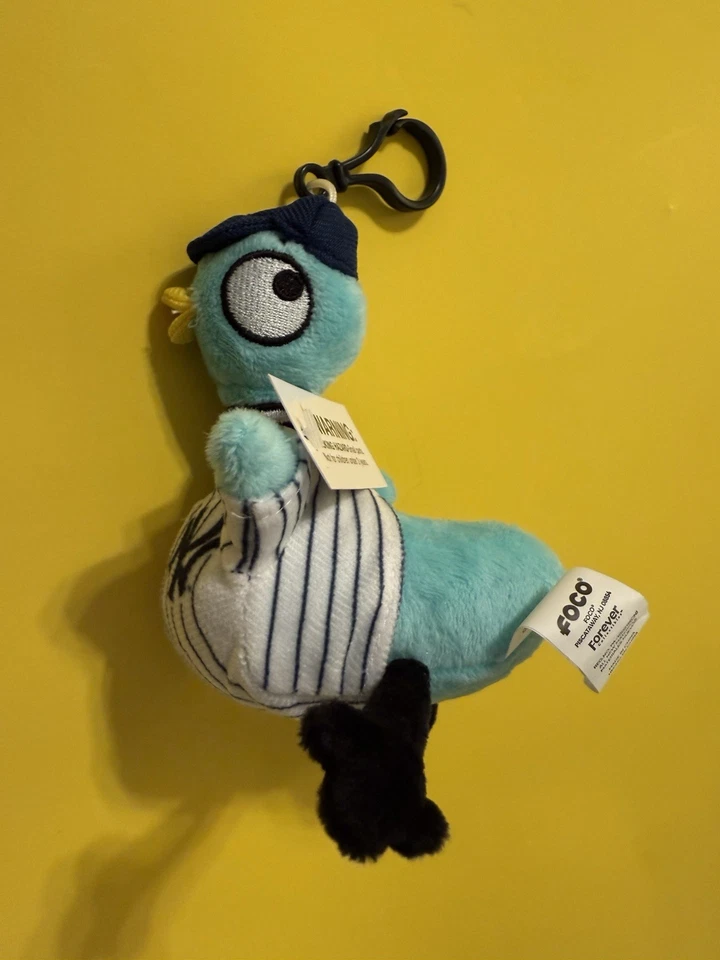 New York Yankees Mo Willems Pigeon Key Chain Plush 4" SGA Exclusive 7/13 2025 - Image 2 of 4