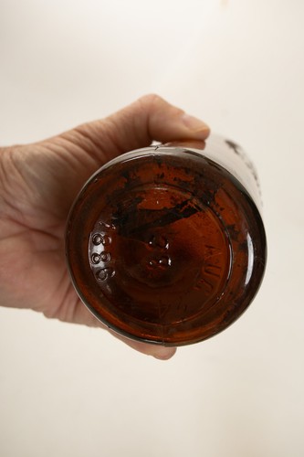 Duffy Malt Whiskey Bottle (R3R-44) Amber Liquor Bottle (JSF6) Company 1886 Base - Picture 6 of 10