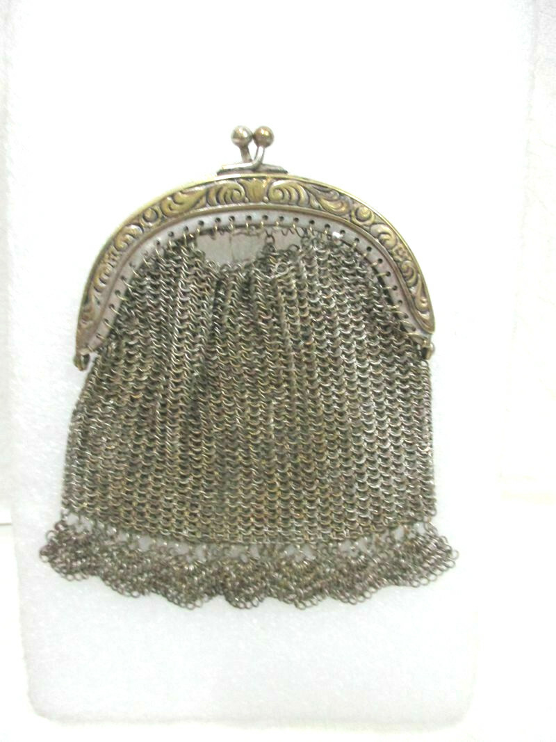Petite Bourse Ou Porte-monnaie En Mailles Argentées - Occasion - Style Vintage