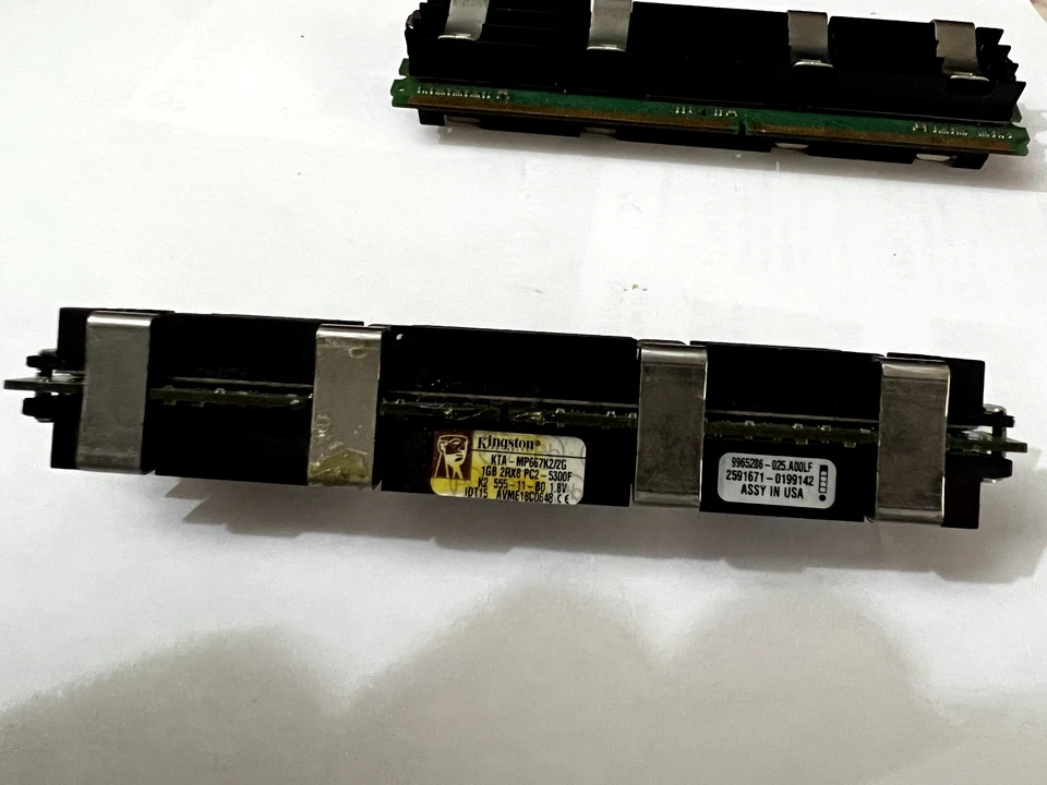 1 GB, Kingston MP667K3/2G 1 GB 2RX8 PC2-5300 F. 2 GB de memoria Foto 2 de 4