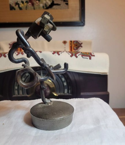 Metalware Art Nut And Bolt Figurine - Picture 6 of 12