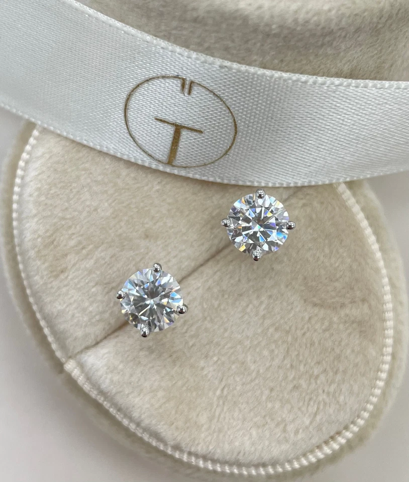Diamond Stud Earrings F VS2 Round 2 Ct Lab Created 14K White Solid Gold Secured Foto 4 de 4