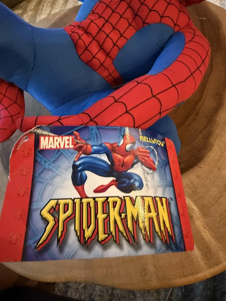 Muñeca de peluche Kellytoy Marvel Spider-Man 2004 de colección con etiquetas figura Foto 2 de 4