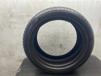 A BRIDGESTONE BLIZZAK LM001 285/45R21 TIRE DOT (5023) 8/32NDS