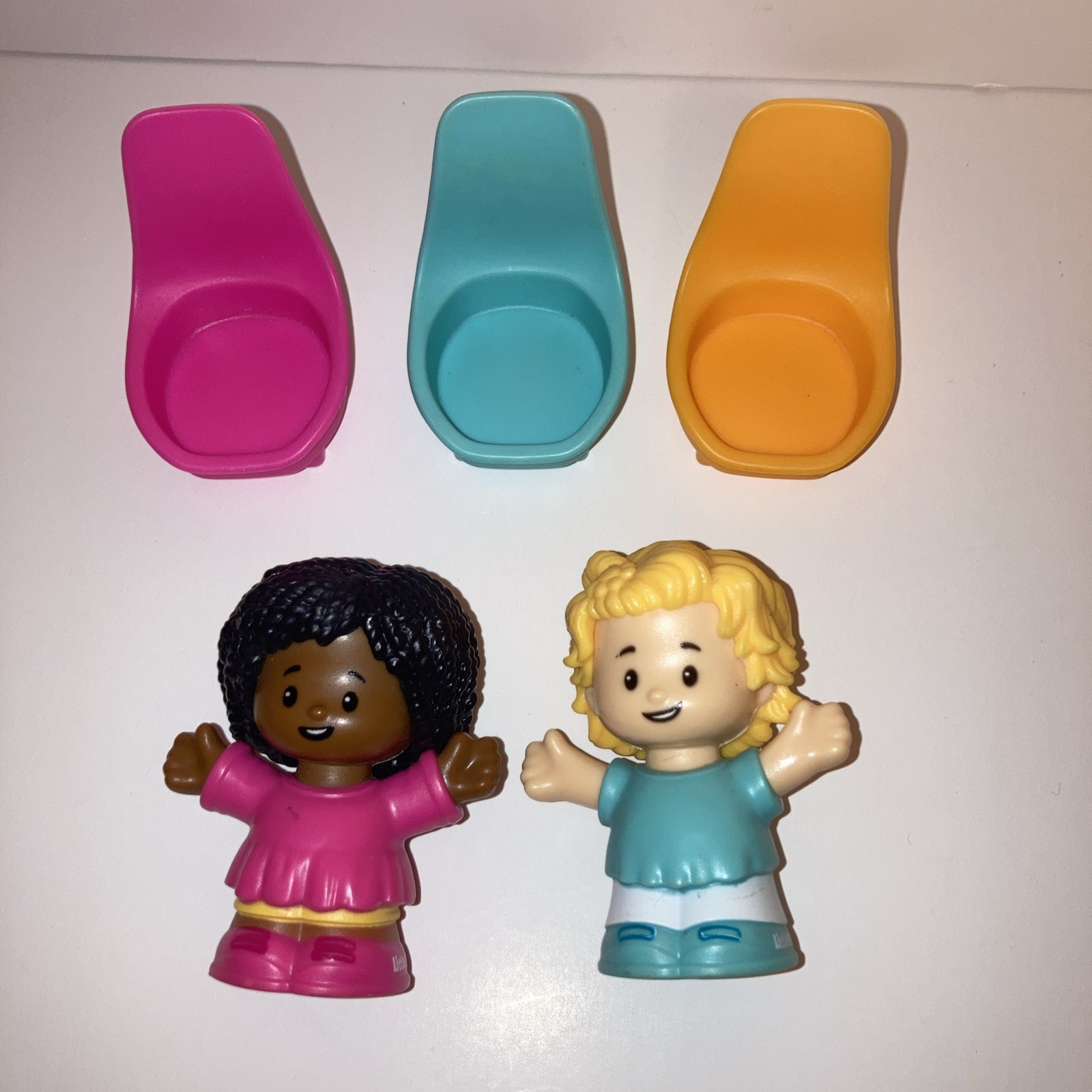 Fisher Price Little People Friends Together Playhouse Figures & Chairs
