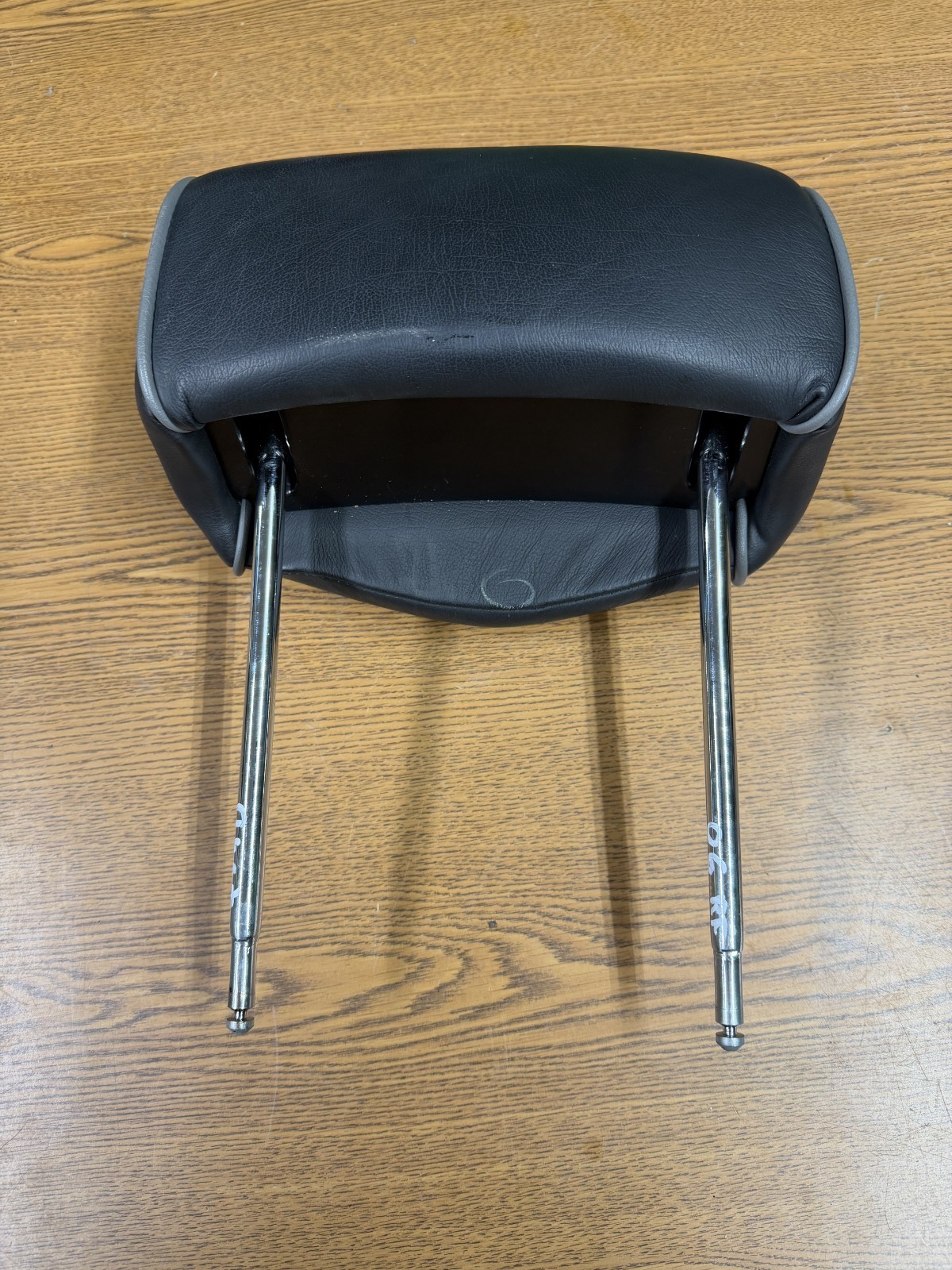 2003-2008 Maserati Quattroporte Left or Right Front Seat Headrest Head Rest
