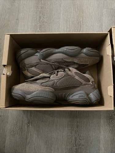Size 9 men’s - Adidas Yeezy 500 Brown Clay clabrw  GX3606