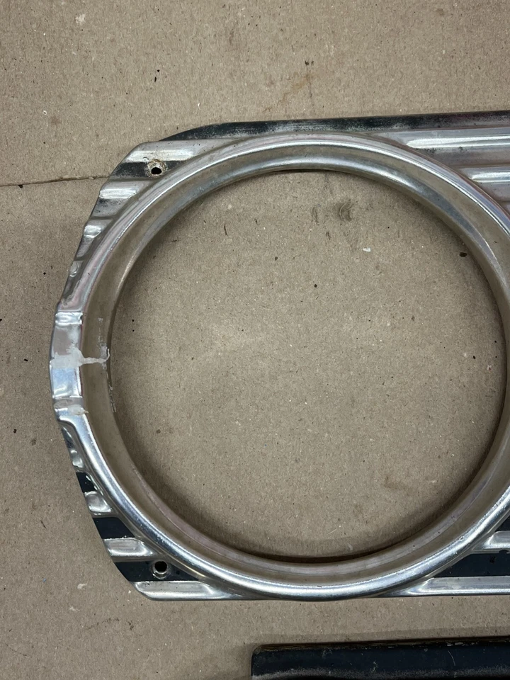 65 CHEVELLE MALIBU EL CAMINO 1965 FARO BISEL BISEL PAR LUCES ESCUDOS Foto 3 de 4