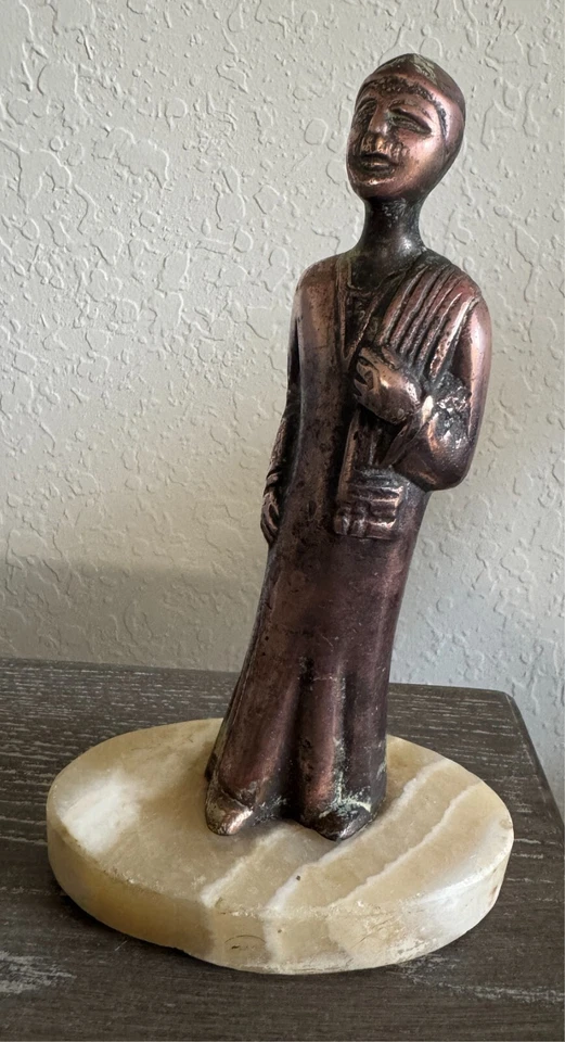 Antigua figura masculina budista de bronce en túnica 7,5" escultura sobre base de mármol Foto 2 de 4