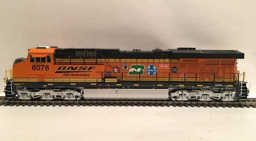 HO ScaleTrains BNSF 25th Anniversary GE ES44AC Diesel Locomotive #6078 DCC SOUND - Picture 2 of 10