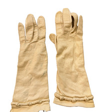 Vintage 1960s 70s Cream Leather Women  s Gloves Silk Lining XS / Small Mid Length