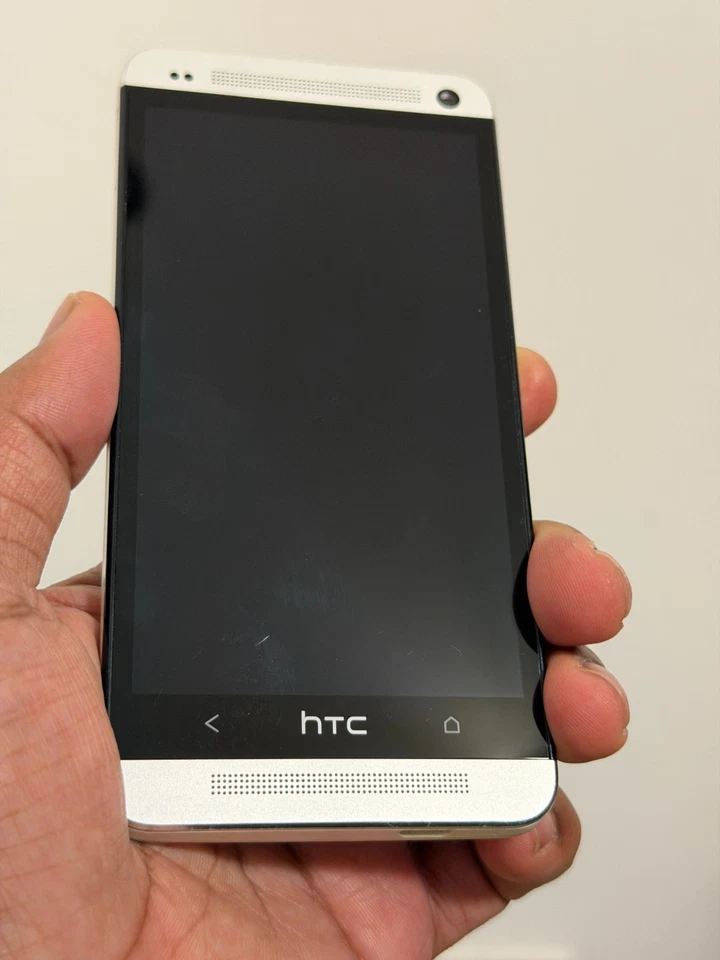 HTC ONE M7 32GB Silver 4G Unlocked Smartphone - Very Good Condition 12M Warranty - Image 2 of 4