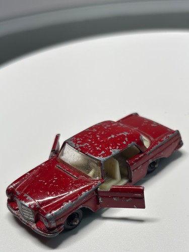 Vintage 1960s Matchbox No. 53, Diecast Model Car – Collector's Item - Picture 7 of 20