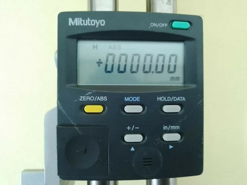 Mitutoyo 192-670 0-12"/0-300mm multi-function digimatic hight gage double column