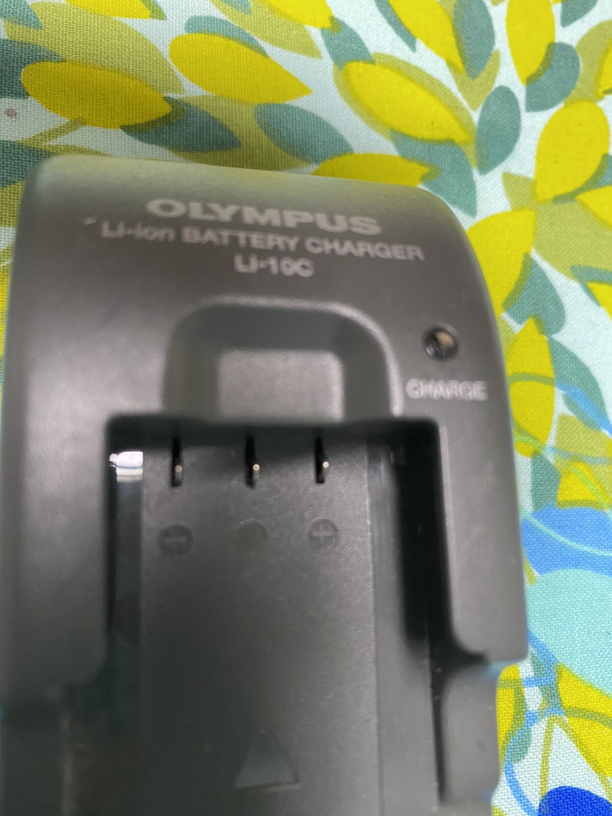 Olympus Lion Battery Charger Only Li10C LI10CN. For LI10 B Battery