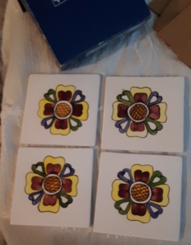International Silver Company  1998 Set Of 4 Hand Painted Coaster Set  Flower... - Foto 1 di 8