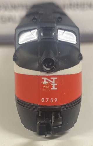 N Scale Dream Design Custom Paint NH DL-109 New Haven #0759 Passenger Locomotive - Picture 3 of 12