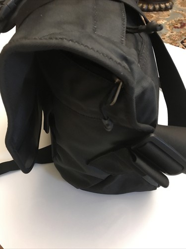 Grand sac messager pour appareil photo reflex numérique Thule Covert TCDM-101 259 $ avec étui amovible. - Photo 16 sur 18