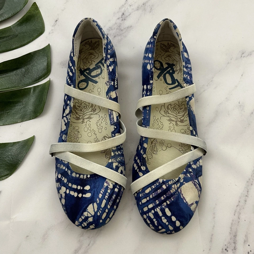 Zapatos planos de ballet con tiras Park City para mujer talla 10 azul blanco estampado Shabori OTBT Foto 2 de 4