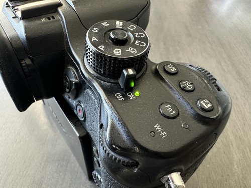 Panasonic Lumix DMC GH4 Shutter Count 3500 Broken Screen Body Only - Picture 5 of 10