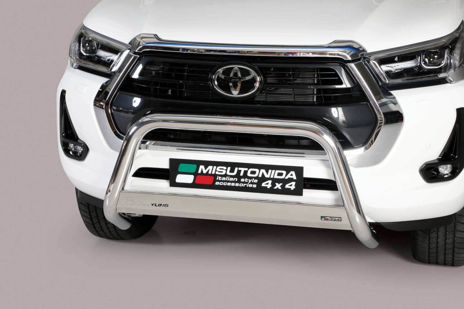 Pare-buffle Toyota Hilux 2021+ accessoire protection carrosserie tout-terrain