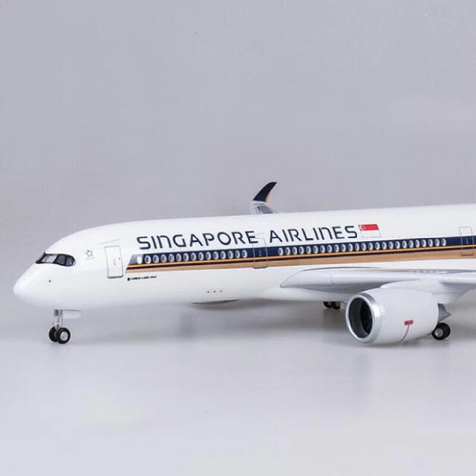 1:142 Singapore Airlines A350 Airplane Model Decoration w/ LED Light Wheel Gift - Image 2 of 4