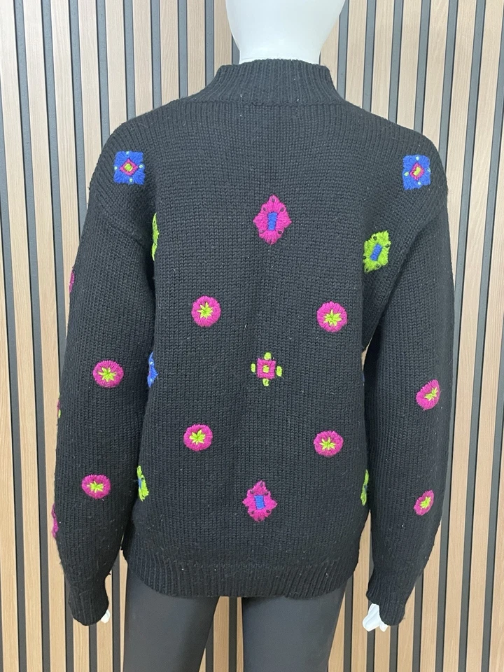 Suéter de lana bordado a mano Jones New York para mujer S negro multicolor floral Foto 2 de 4