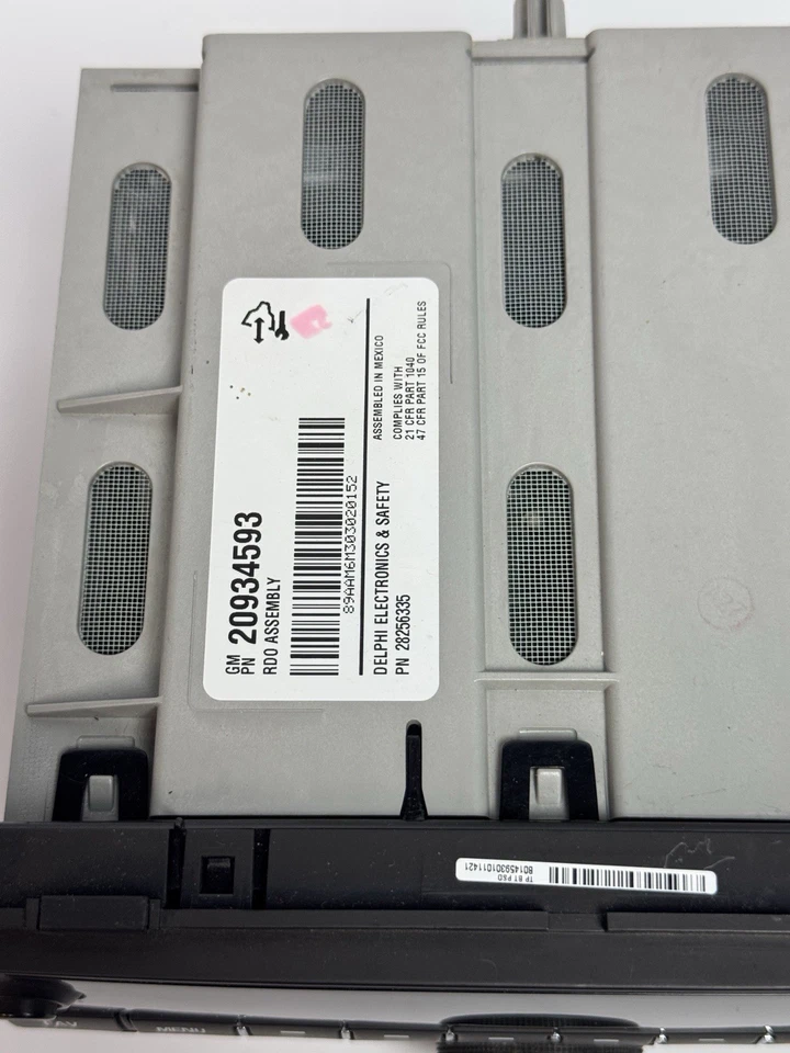 2007-2014 GM Chevrolet Chevy GMC Sierra Yukon Tahoe OEM Radio CD Player 20934593 - Image 3 of 4