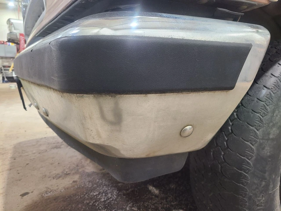 Front Bumper Chrome With Pad Fits 87-91 BRONCO 649439 Foto 2 de 4