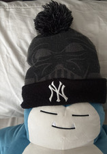 New York Yankees Darth Vader Star Wars Black Pom Pom Beanie Hat (NIB)