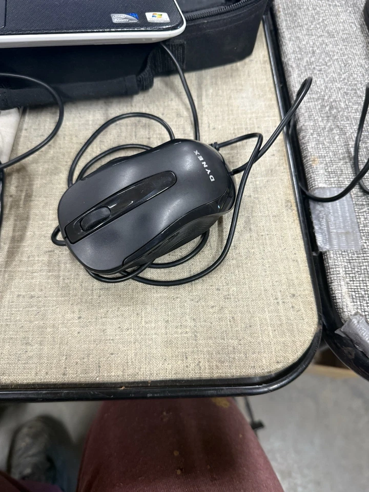 Laptop Dell Inspiron Mini 1012 negra, Windows 7, cargador, disco duro, todos los cables. Foto 4 de 4