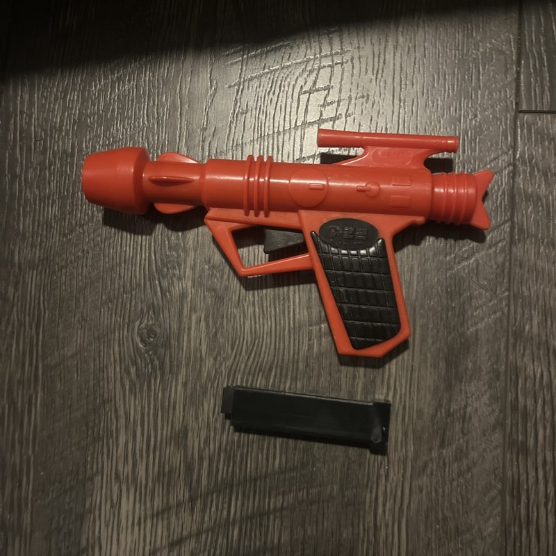 1981 Vintage Red PEZ Space Gun Candy Dispenser U. S.