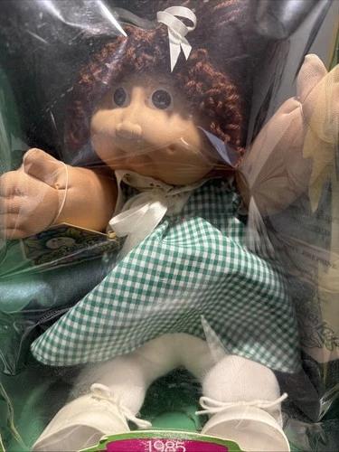 VTG RARE Coleco 1985 Cabbage Patch Kid Doll NEW IN BOX W/ Adoption Papers