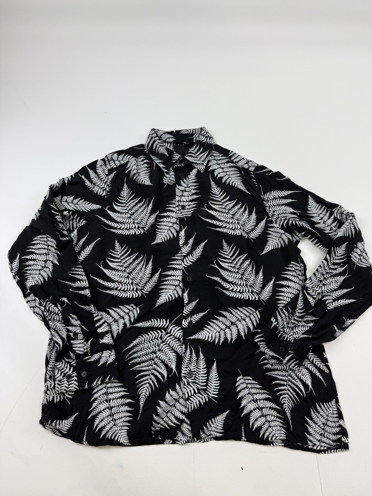 H&M Shirt Mens Medium Black Fern Tropical Print Long Sleeve Button Front Casual