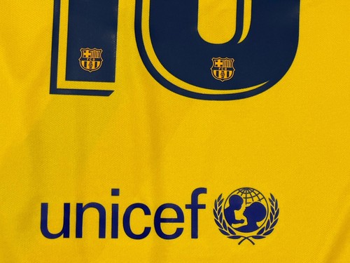 2019/20 Barcelona Away Jersey #10 Messi Medium Nike Soccer DAMAGED Stained NEW - Picture 11 of 24