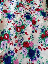 Stoff - creme mit blauen & roten Blumen - 400cm x 150cm - neu