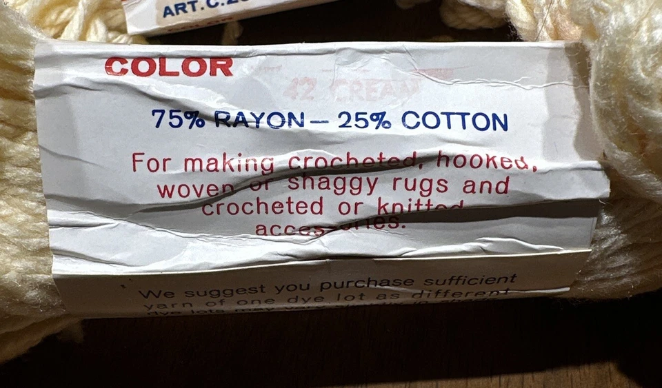 Alfombra Coats & Clarks Hilo CREMA Artículo 205 - 70 YD Madejas Foto 3 de 4