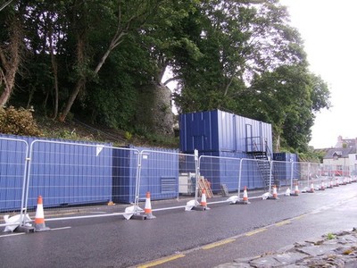 Foto A2 temporäre Gebäude Bridgend\/SN1745 Straße ist abgesperrt für w c2012