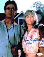 Dee Wallace signed 8x10 Photo Helen Brown Critters