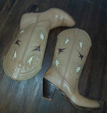 Vintage 70's Tan Acme DINGO Western Cowboy Leather Inlay Design BOOTS