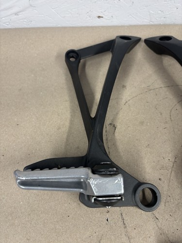 21-24 Kawasaki NINJA ZX10R ZX10 REAR BACK RIGHT LEFT SIDE PASSENGER PEGS #0220 - Picture 2 of 6