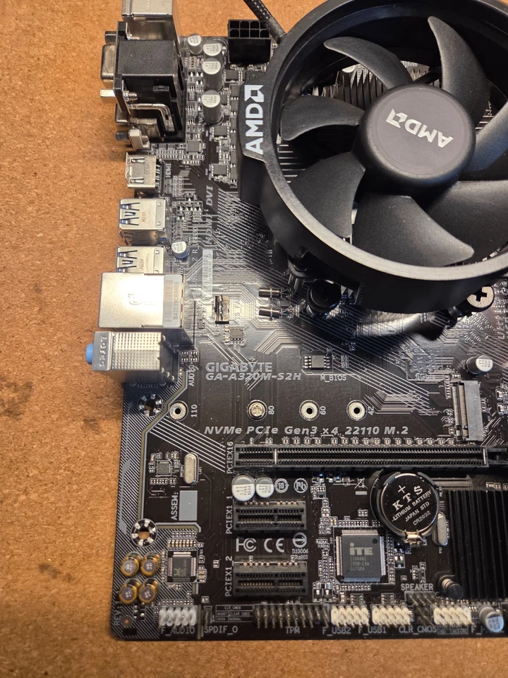 Gigabyte GA-A320M-S2H Motherboard + AMD Ryzen 3 3200G CPU + 8GB RAM - Image 3 of 4