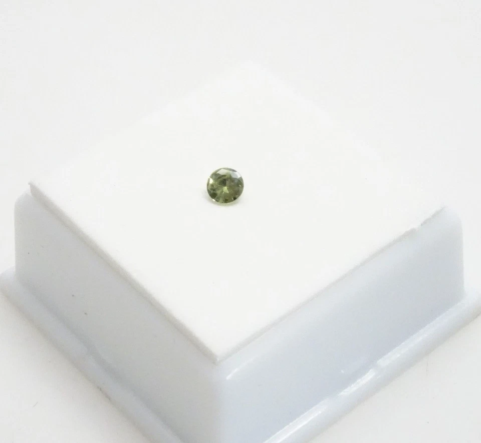 Demantoid Garnet 0.30ct - 4mm Round - Demantoid Garnet Loose Gemstone - Image 3 of 4