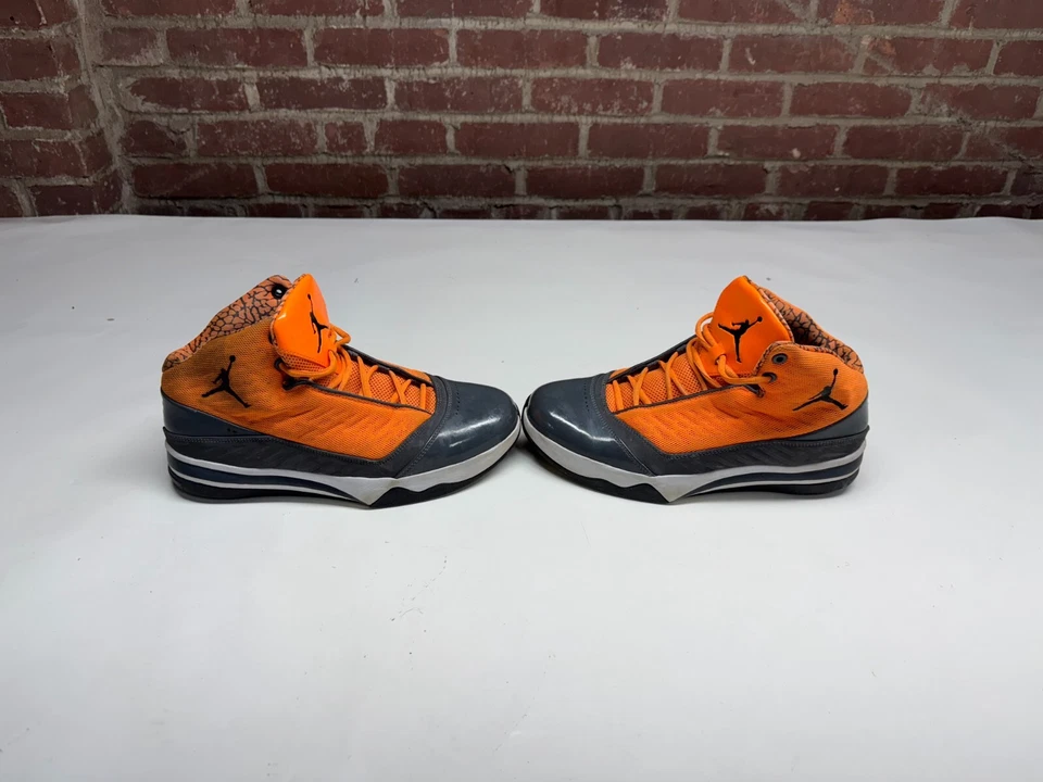 Zapatos de baloncesto Jordan B'Mo naranja de malla carbón 8,5 Foto 3 de 4