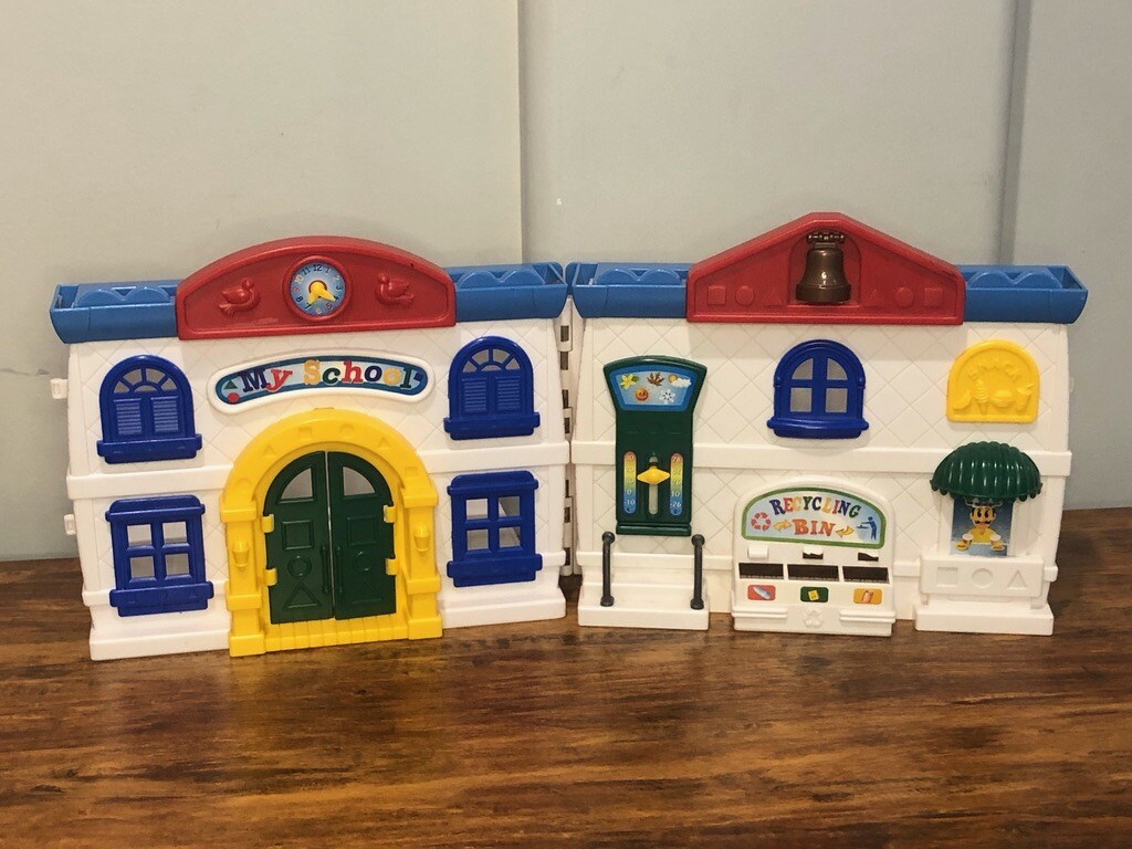 Vintage Keenway My School Classroom & Bus Dollhouse 25+  display picture 1